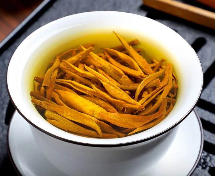 250g Golden Needle Dian Hong Black Tea Luxurious Yunnan Tea Sweet Malty Flavor