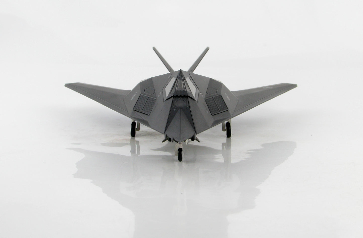 HOBBY MASTER Lockheed F-117A Nighthawk 85-831 1/72 diecast plane model aircraft