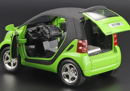 1:32 Green Pull-Back Model Toy Car Boys/Girls Birthday/Christmas/New Year Gift