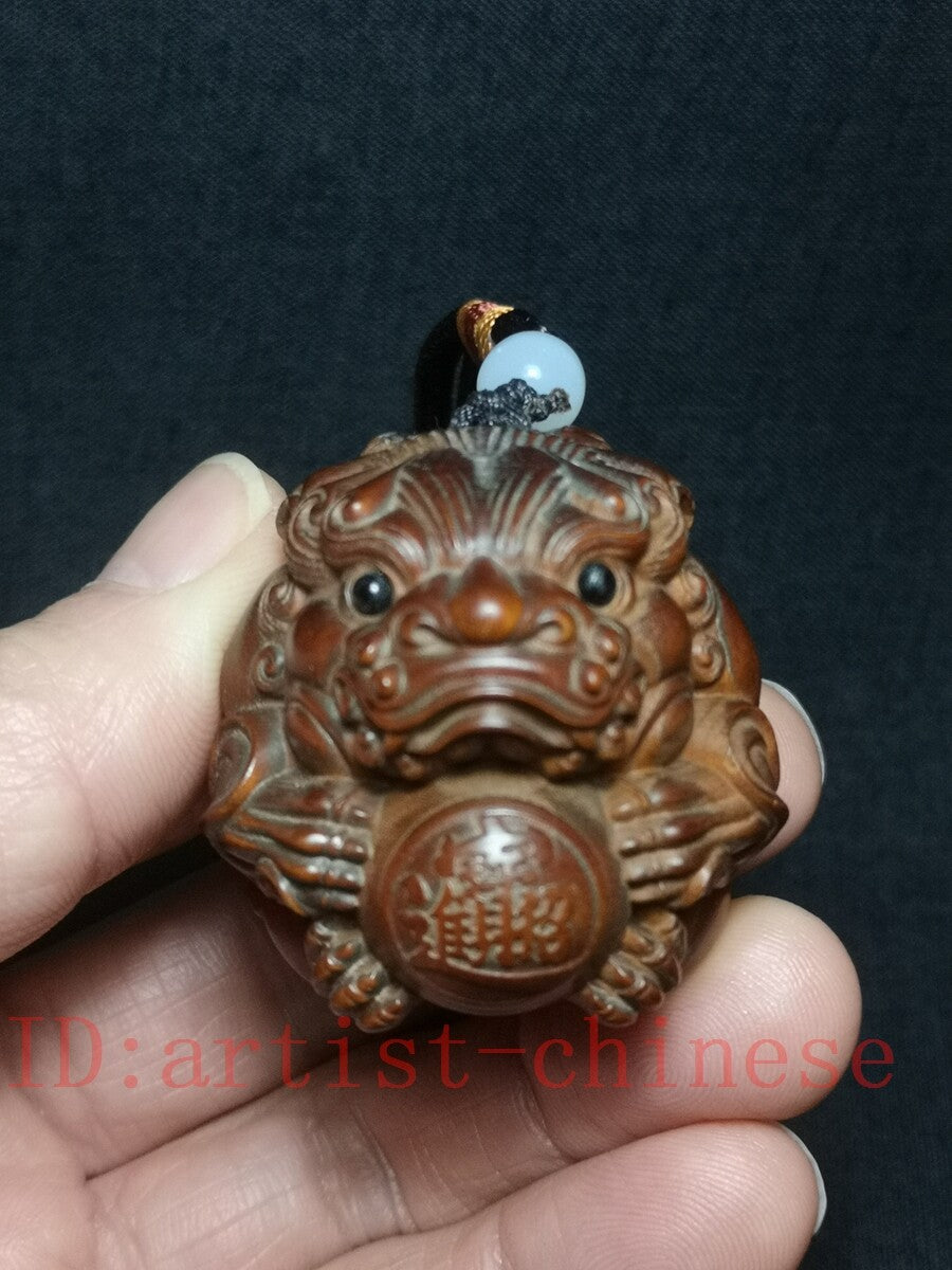 Chinese boxwood hand carved vivid lion Figure statue netsuke collectable gift