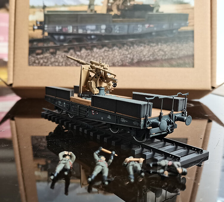 1/72 German Dr52 Steam Train+Flat Trailer+88 Guns+4 Soldiers Suit Model