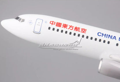 40CM CHINA EASTERN BOEING 737-800 B-1316 Passenger Airplane Resin Plane Model
