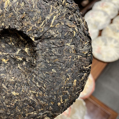 Xiaguan 2011 8113 Brown Mountain Early Spring Green Cake XY Pu'er Tea Raw 357g