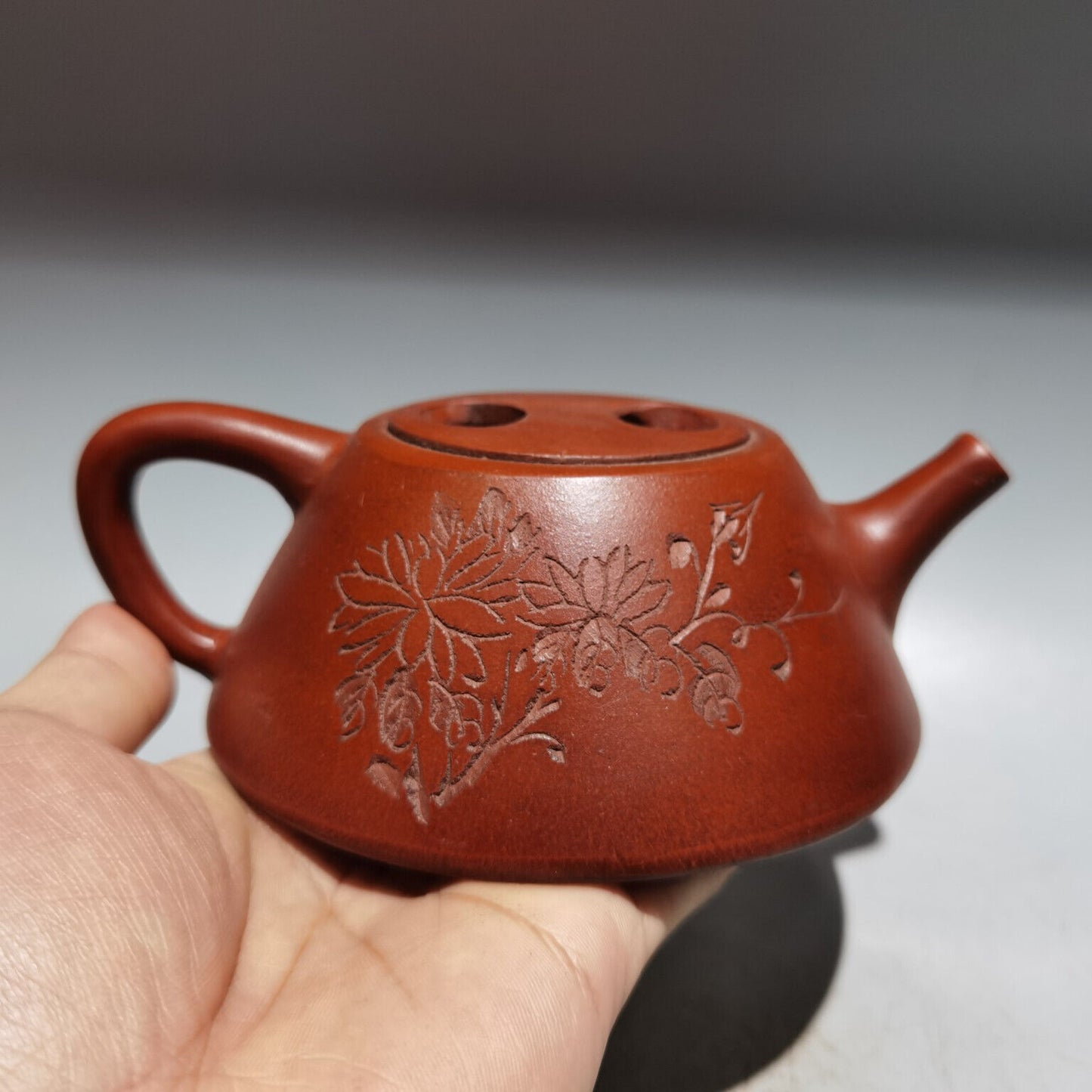 Chinese Yixing Zisha Clay Handmade Exquisite Teapot（牛盖石瓢壶 底款：陈仲美）