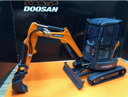 1:25 DOOSAN DX27Z Crawler Excavator Equipment Contruction Machine Diecast Model