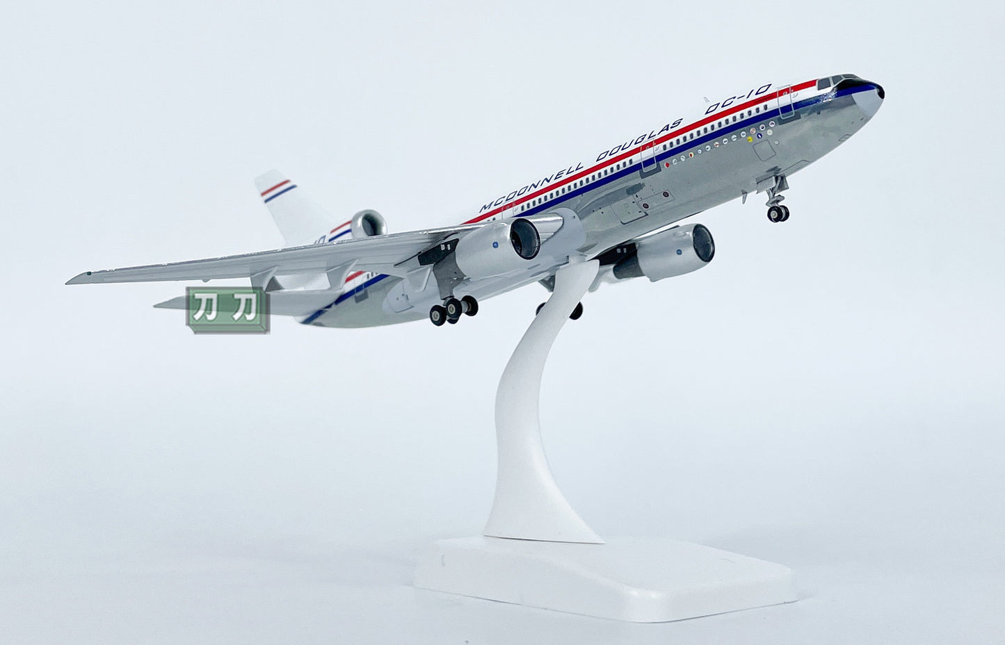 1:400 Patriot MCDONNELL DOUGLAS DC-10 Passenger Airplane Diecast Aircraft Model