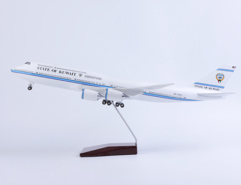 1:160 47CM STATE OF KUWAIT BOEING 747-8 Plane Landing Gear Resin Aircraft Model