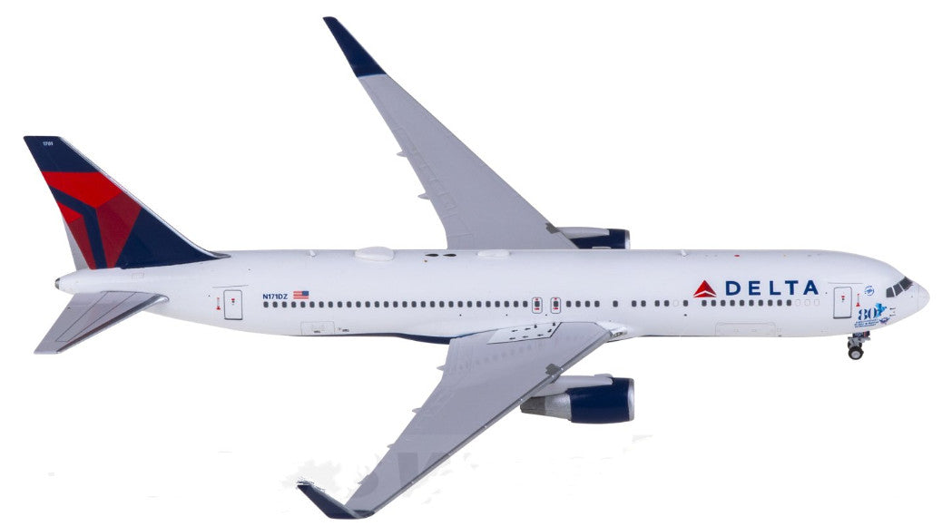 1:400 Panda Model Delta Air Lines B767-300ER Diecast Plane Aircraft Model