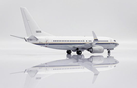1:200 JC Wings US Navy C-40A Passenger Airplane Diecast Aircraft Model