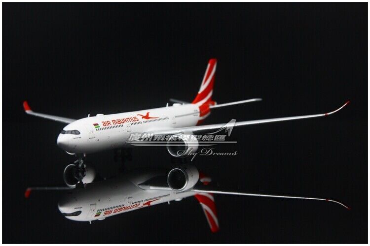 1:400 JC WINGS AIR MAURITIUS AIRBUS A330-900 Passenger Airplane Diecast Model