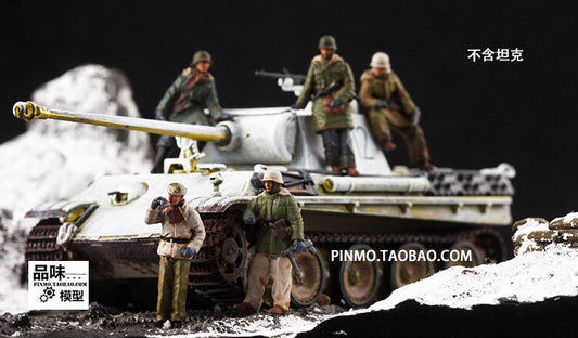 1/72 Winter Tank Carrying Soldiers 5 Soldiers Model