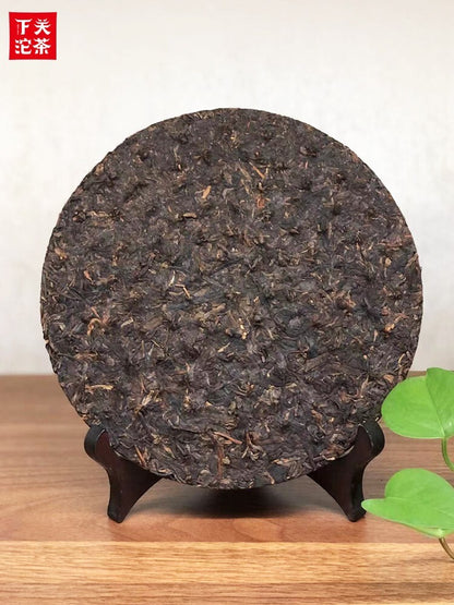2013 Pu'er Tea Golden Seal Series Xiaguan Round Tea T7653 Yuan Raw Tee 下关普洱 357g