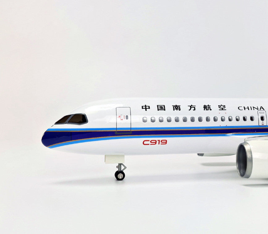47CM 1:82 CHINA SOUTHERN COMAC C919 Airplane Landing gears Resin Aircraft Model