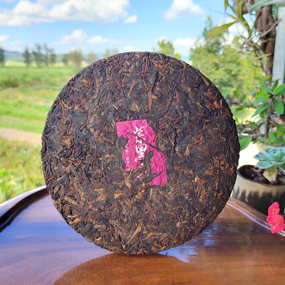 357g Lao Man'e ancient tea Menghai seven cakes ripe Brown Mountain ripe tea cake