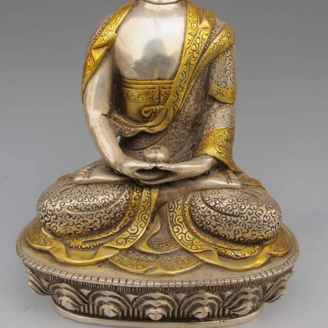 China Old Sakyamuni Buddha Silver Gilt Handwork Tibetan Buddhism Statue Supplies