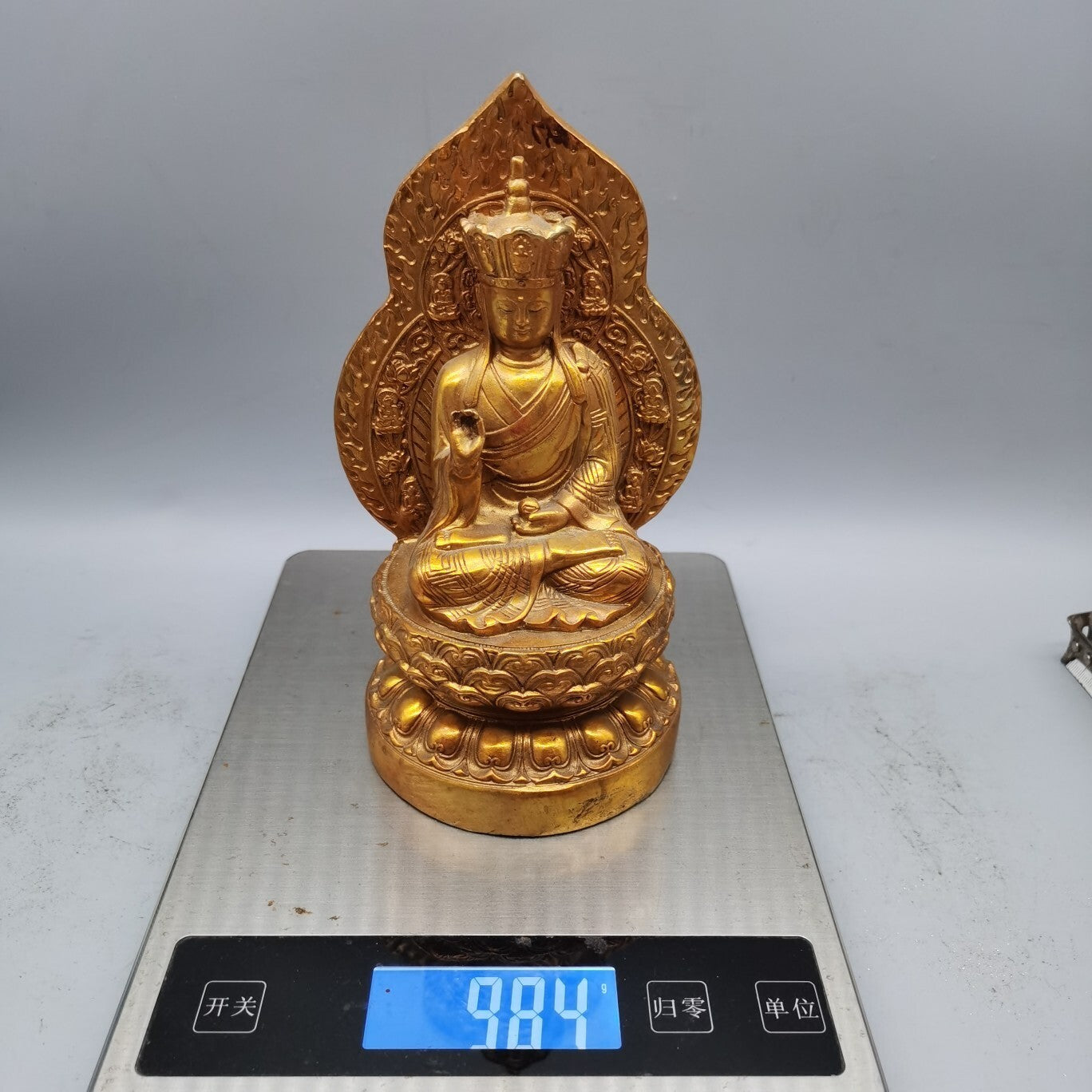 China Antique Bronze Gilded Gold Earth Tibetan King Bodhisattva Collection