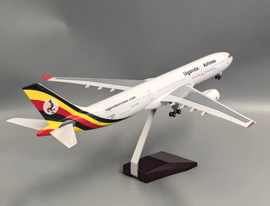 1:135 47CM Uganda Airlines AIRBUS A330 Passenger Plane Landing Gear Resin Model