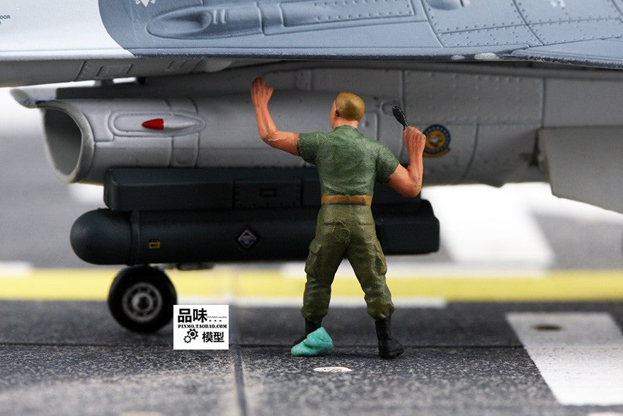 1/72 American Pilots/Air Force Ground Maintenance Team Five soldiers Finished