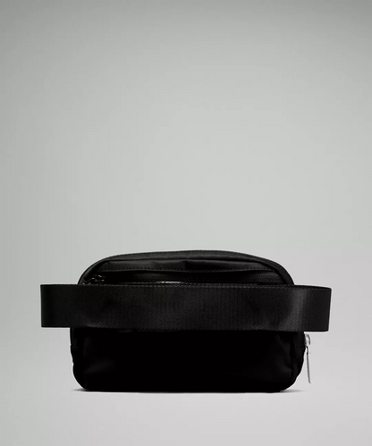 Everywhere Belt Bag Black 1L Crossbody Strap Bag Belt Bag & Fanny Pack NWT