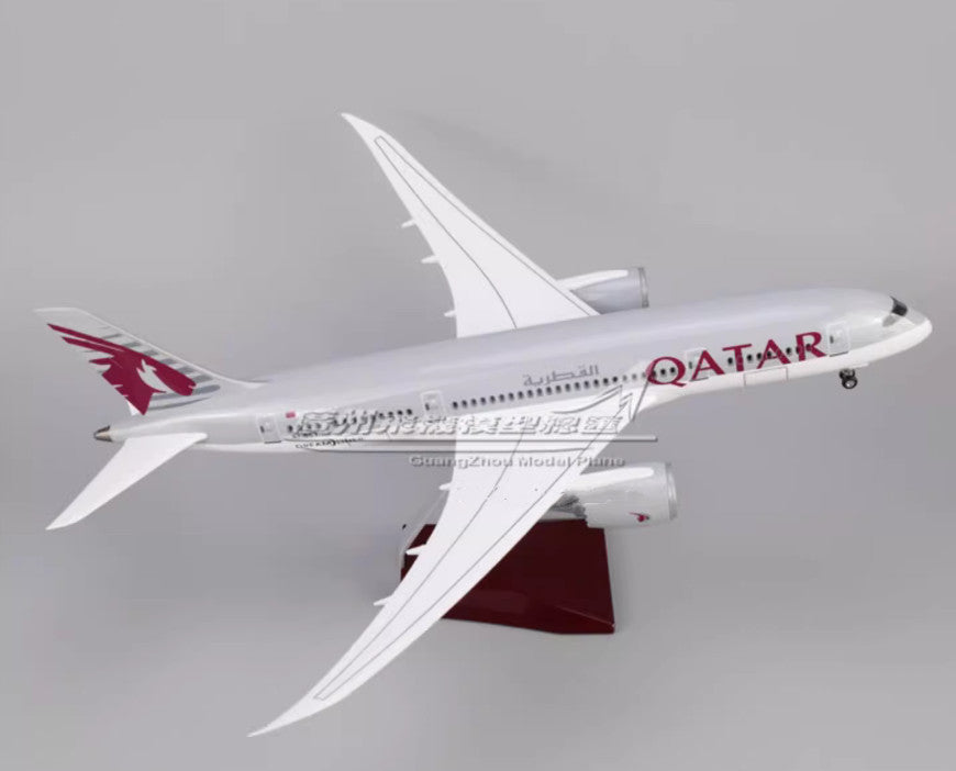 1:130 43CM QATAR BOEING 787 Passenger Airplane Landing Gear Resin Aircraft Model
