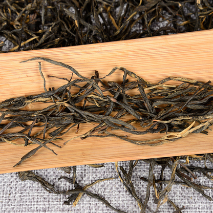 Fengqing Dian Hong tea raw Pine needles one bud two leaves straight black tea