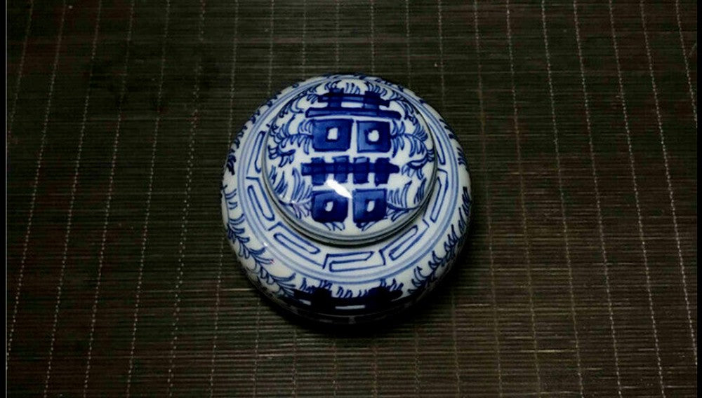 3in Chinese Porcelain Blue White Double Happiness Receiving Tank Cover Can Old