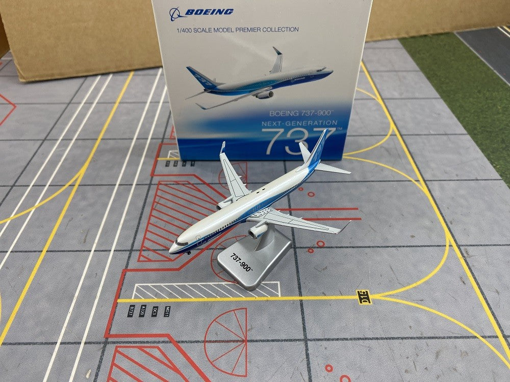 1:400 Hogan BOEING 737-900WW Passenger Plane Airplane Diecast Aircraft Model