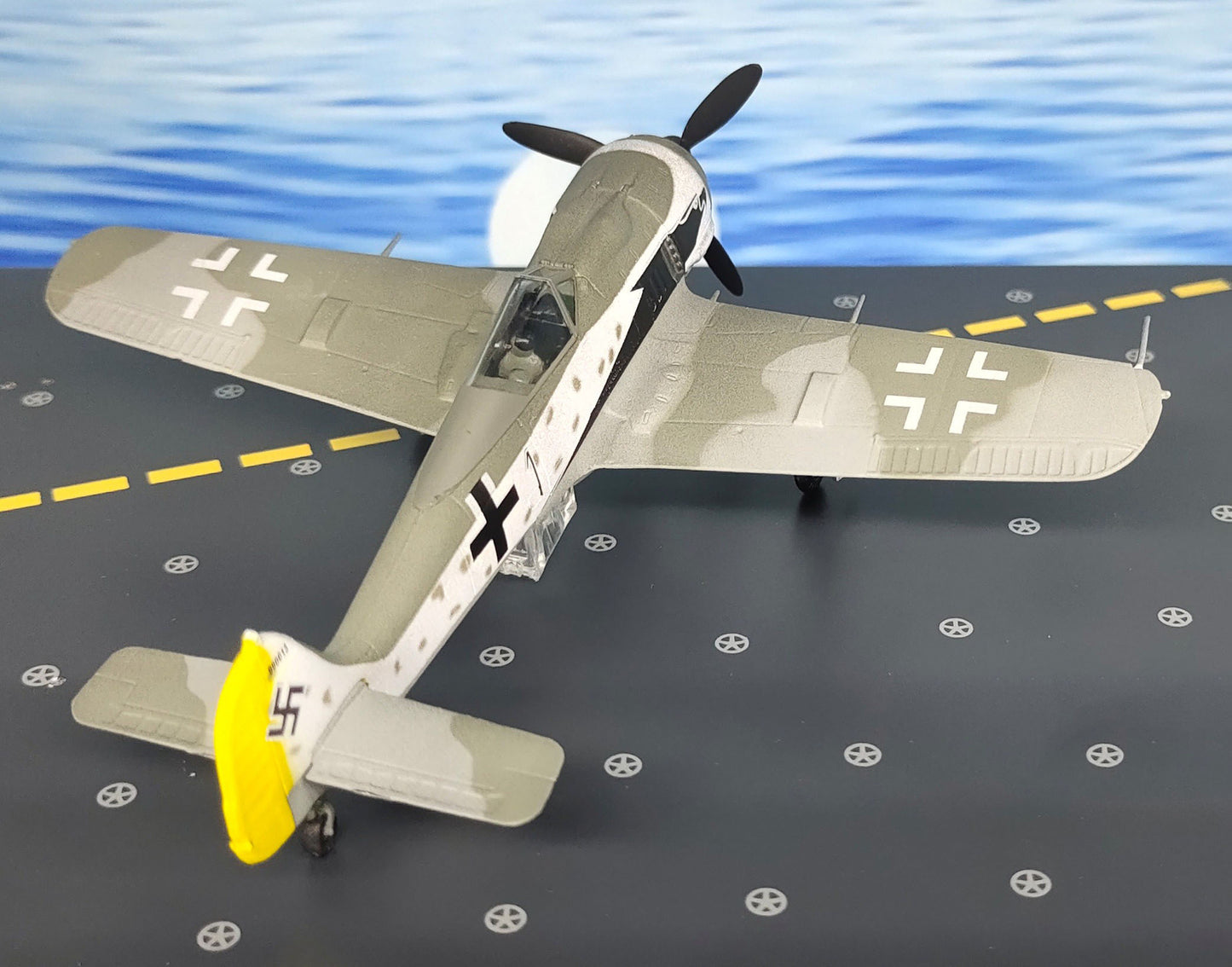 FLOZ Germany 1945 Focke-Wulf FW 190A-8 1/72 DIECAST MODEL AIRCRAFT