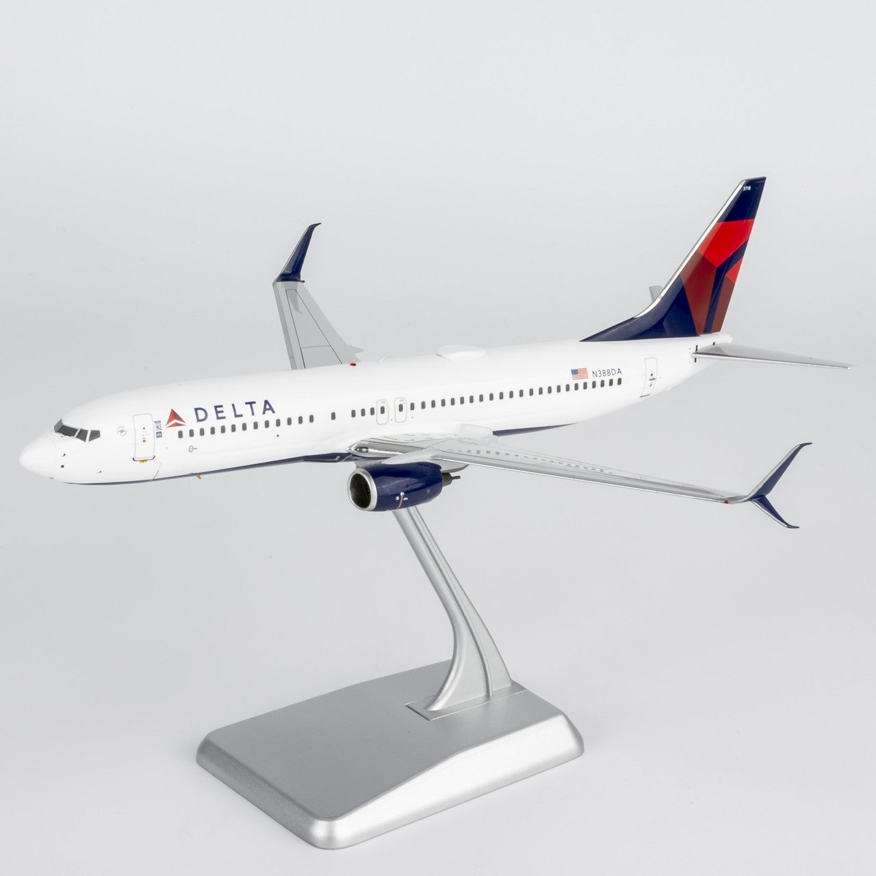 1:200 NGmodels Delta Air Lines B737-800 Passenger Airplane Diecast Plane Model
