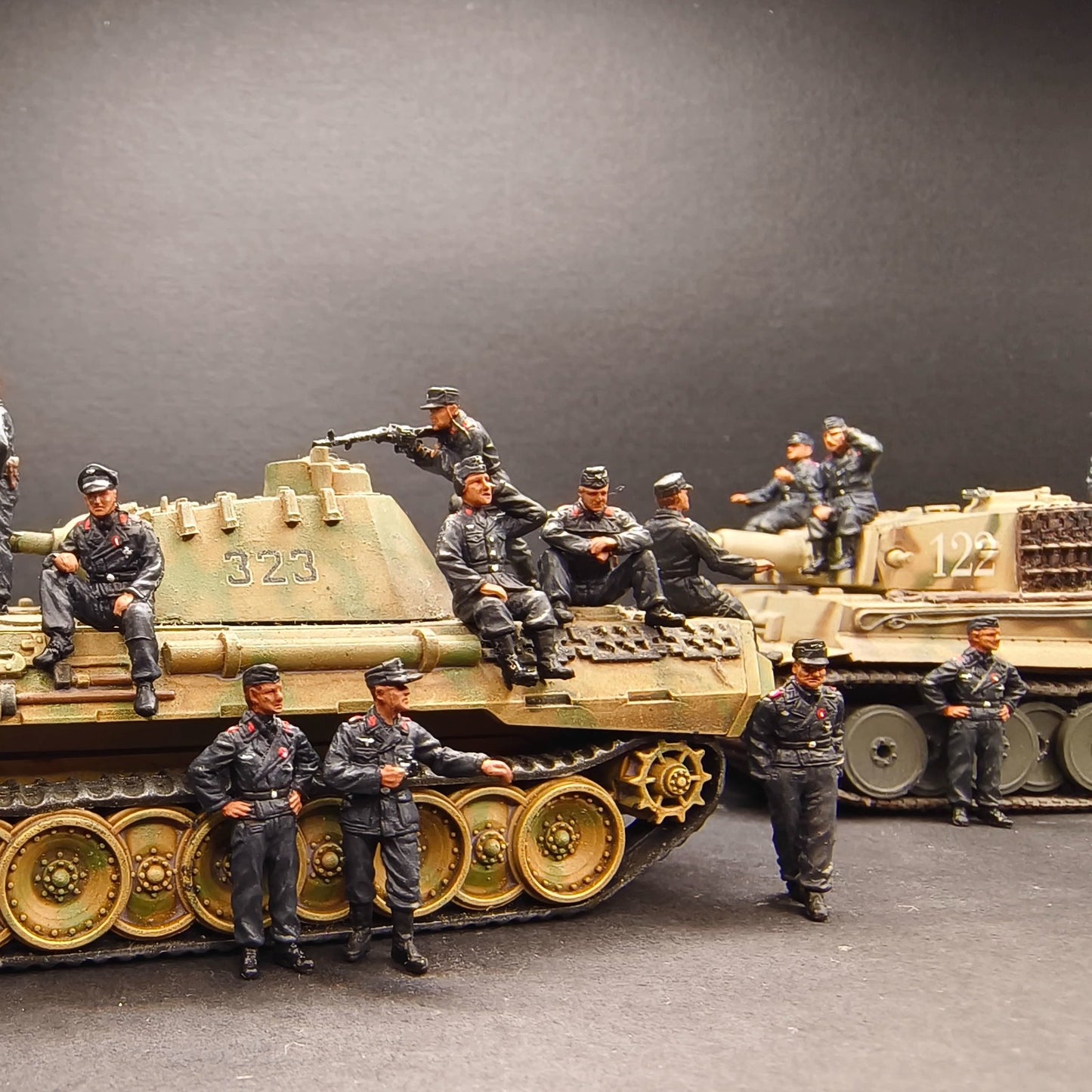 Homemade 1/72 WWII German Tank Crew 11-Persons Finished Model Ornament Toys