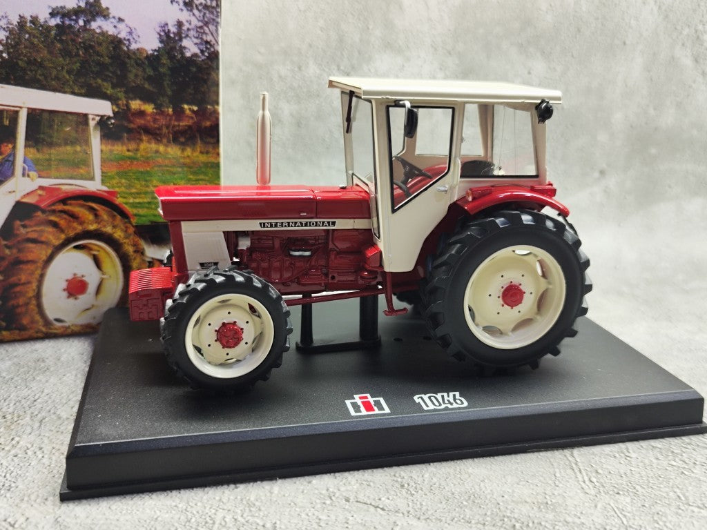 1:32 Replicagri iH1046 Tractor Farm Agriculture Machinery Vehicle Diecast Model