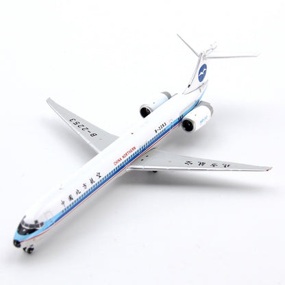 1:400 Geminijets China Northern Airlines MD-90 Passenger Airplane Diecast Model