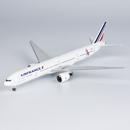 1:400 NG Models Air France Passenger Plane B777-300ER Diecast Aircraft Model