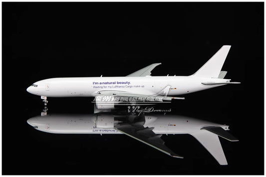 1:400 JC Wings Lufthansa BOEING 777-200LRF Airplane Flap Down Diecast Model
