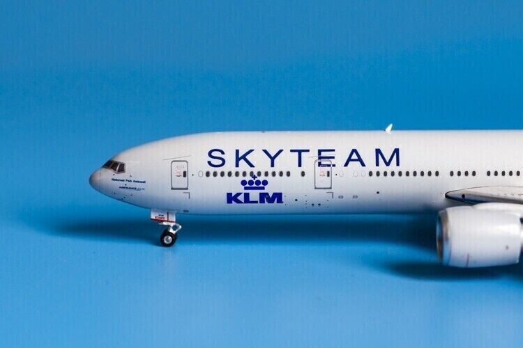 1:400 Phoenix KLM SKYTEAM BOEING 777-300ER Passenger Airplane Diecast Model Coll