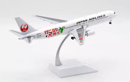 1:200 28CM JC Wings JAPAN AIRLINE BOEING 767-300ER Passenger Plane Diecast Model