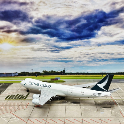 1:400 JC Wings Cathay Pacific Boeing 747-8 Passenger Airplane Diecast Model