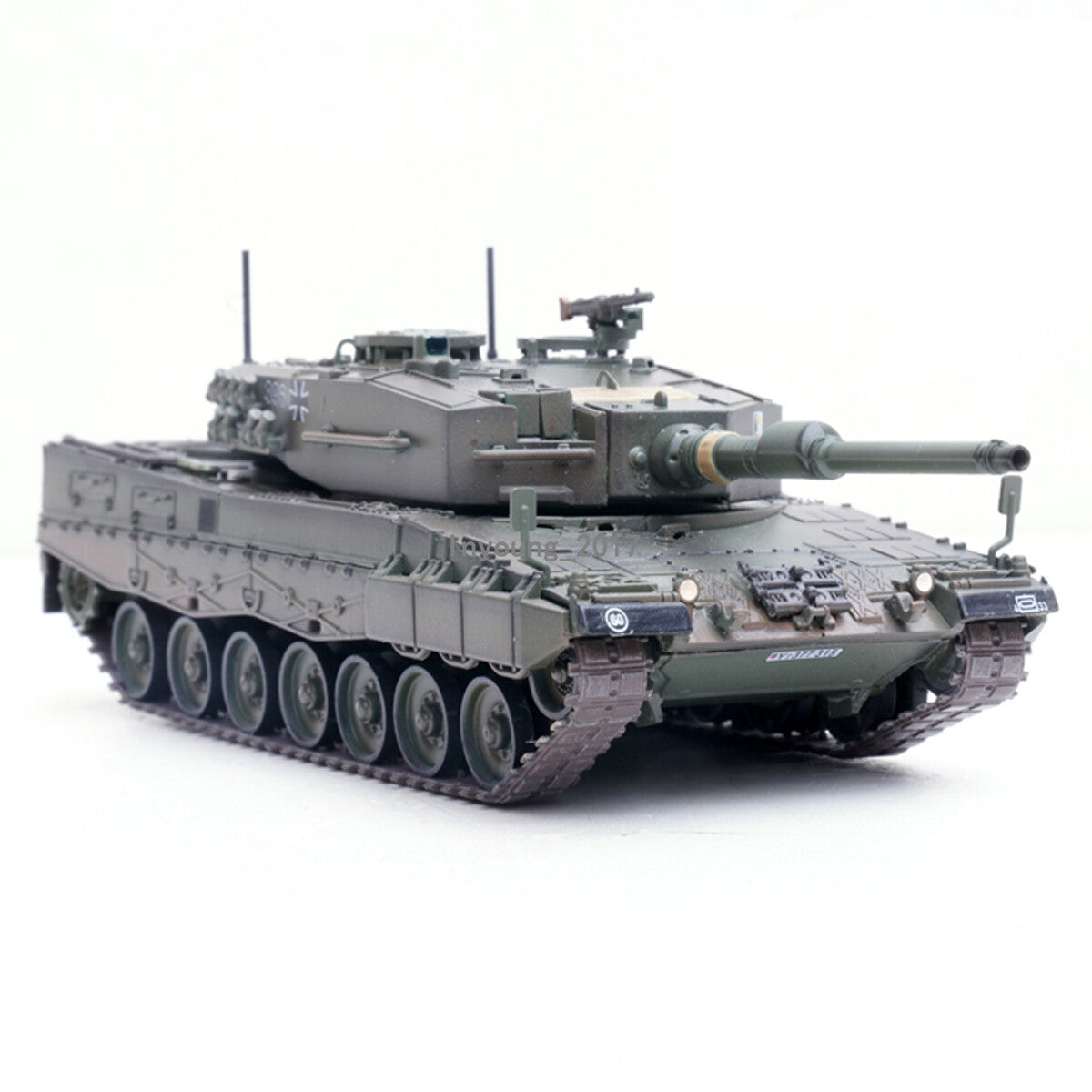 1:72 Leopard 2A4 Battle Tank Model Diecast Military Toy Tank for Boys Gifts Kids