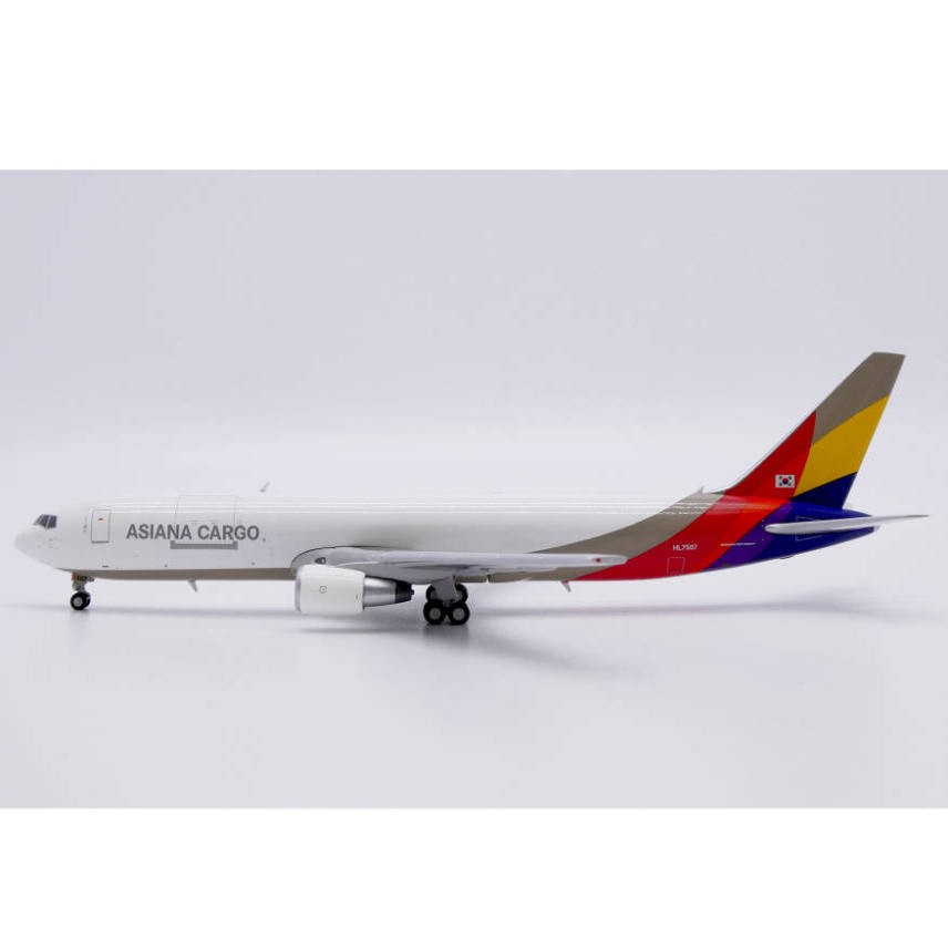1:400 JC Wings Asiana Boeing 767-300 Passenger Airplane Diecast Plane Model