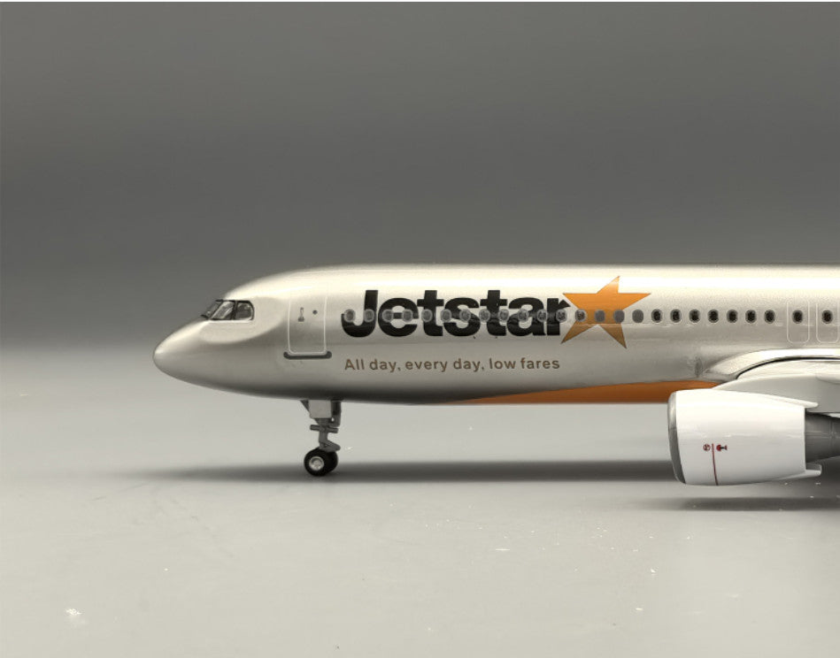 45CM 1:100 Jetstar AIRBUS A321neo Airplane Landing Gear Resin Aircraft Model
