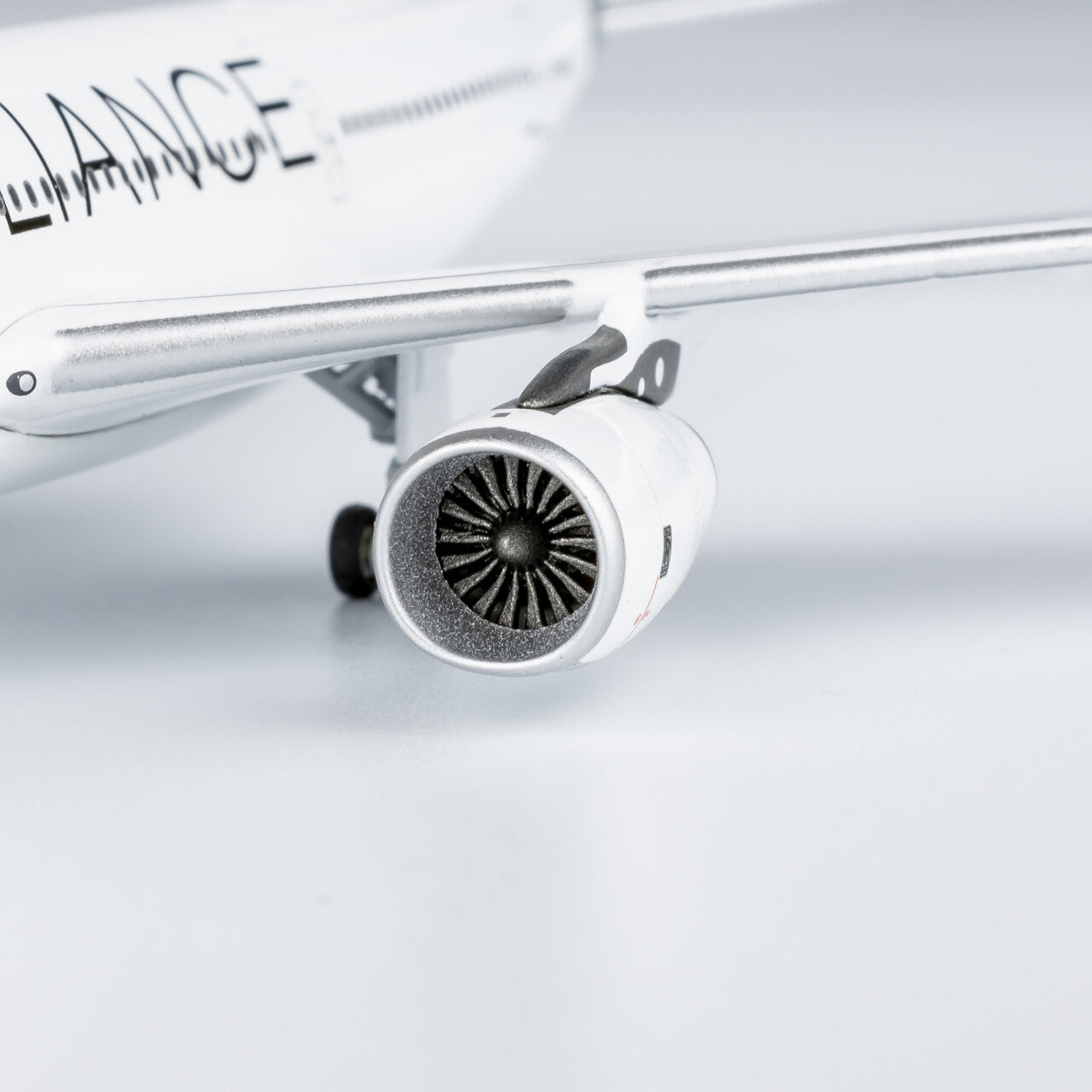 1:400 NG Model bmi STAR ALLIANCE AIRBUS A330-200 Airplane Diecast Aircraft Model