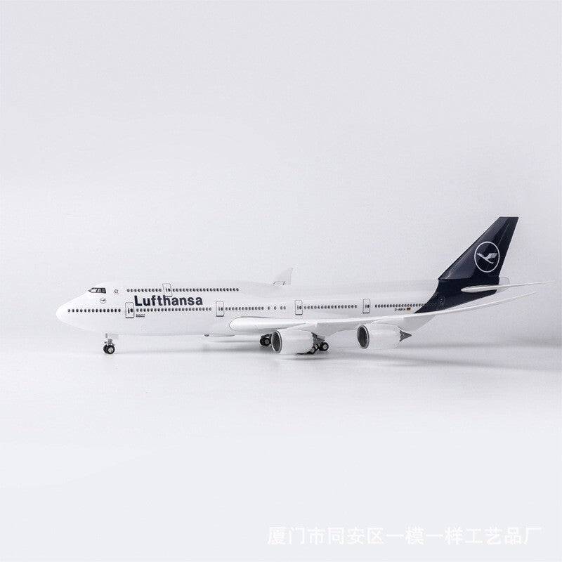 1/160 Germany Airlines 747-8 Aircraft Model Airplane With LED Light Toy Ornament