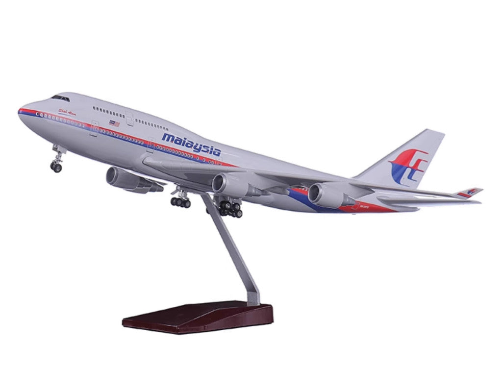 1:150 47CM Malaysia BOEING 747-400 Airplane Landing Gear Resin Aircraft Model