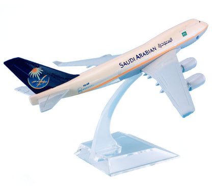 16cm Saudi Arabian Boeing 747-400 Passenger Aeroplane Diecast Aircraft Model