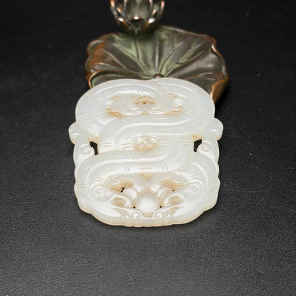 Chinese Natural Hetian Jade Hand-carved Exquisite Dragon Pendant 31182