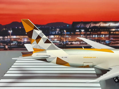 GeminiJets Etihad Air Cargo FOR BOEING B777-200F A6-DDE 1:400 Aircraft Model