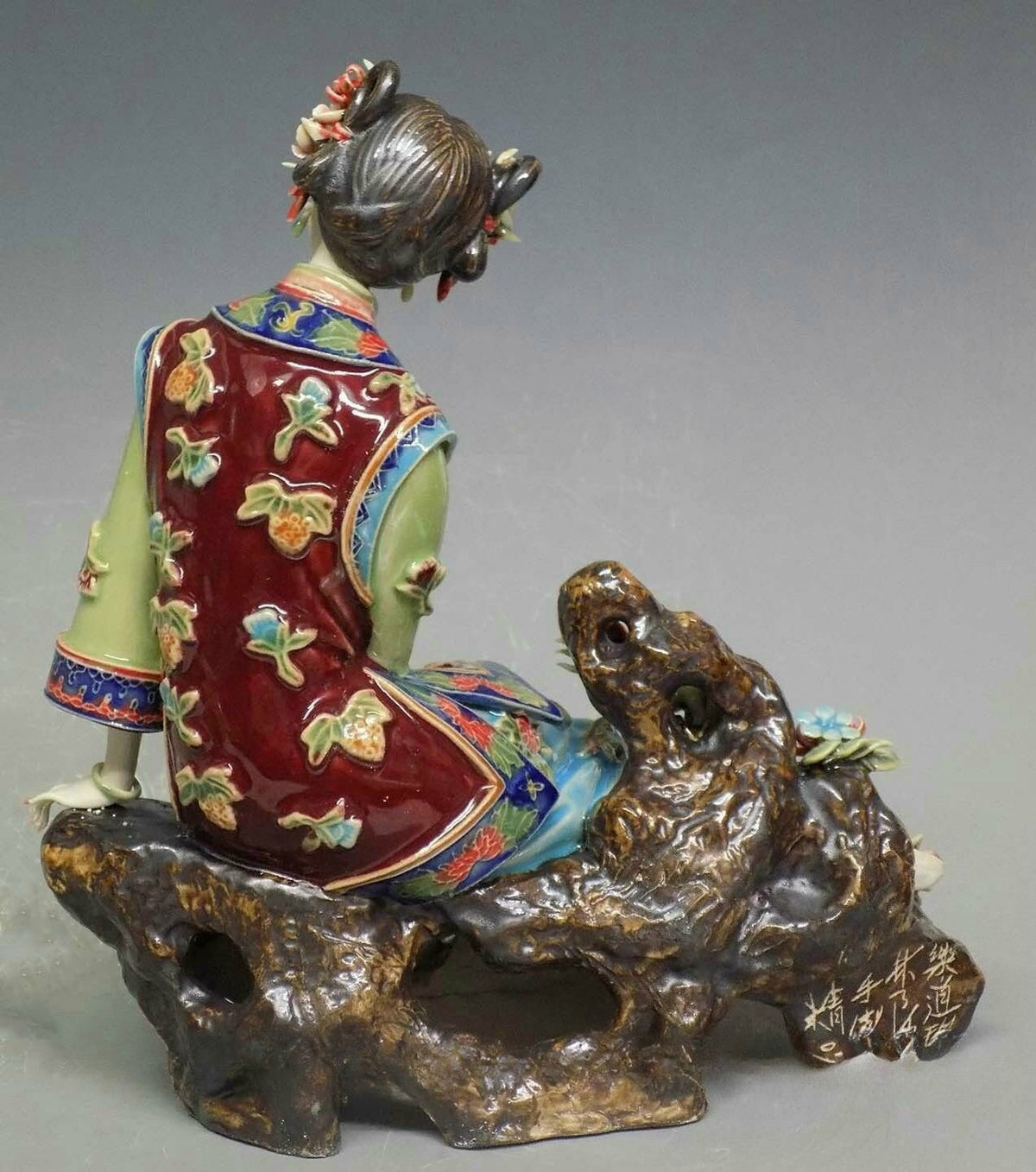 Vintage Wucai Porcelain Pottery Ceramic Seat Happy Lady Women Flower Figurine
