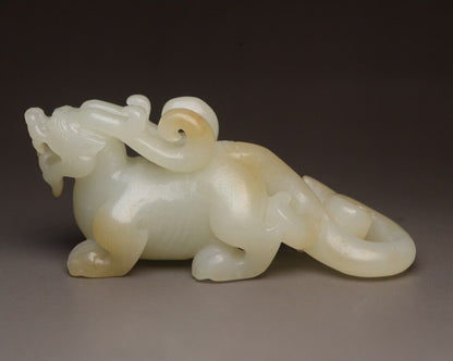 Top Chinese Natural Hetian Jade Carving Beast Statue Figurines Collectible Art