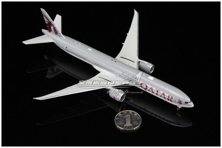 1:400 Phoenix QATAR BOEING 777-300ER Passenger Airplane Diecast Aircraft Model