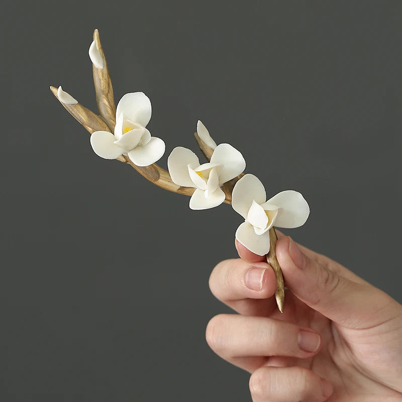 Chinese Ceramic Tea Pet Decoration Handmade Flower Shape Tea Teaware Accessories